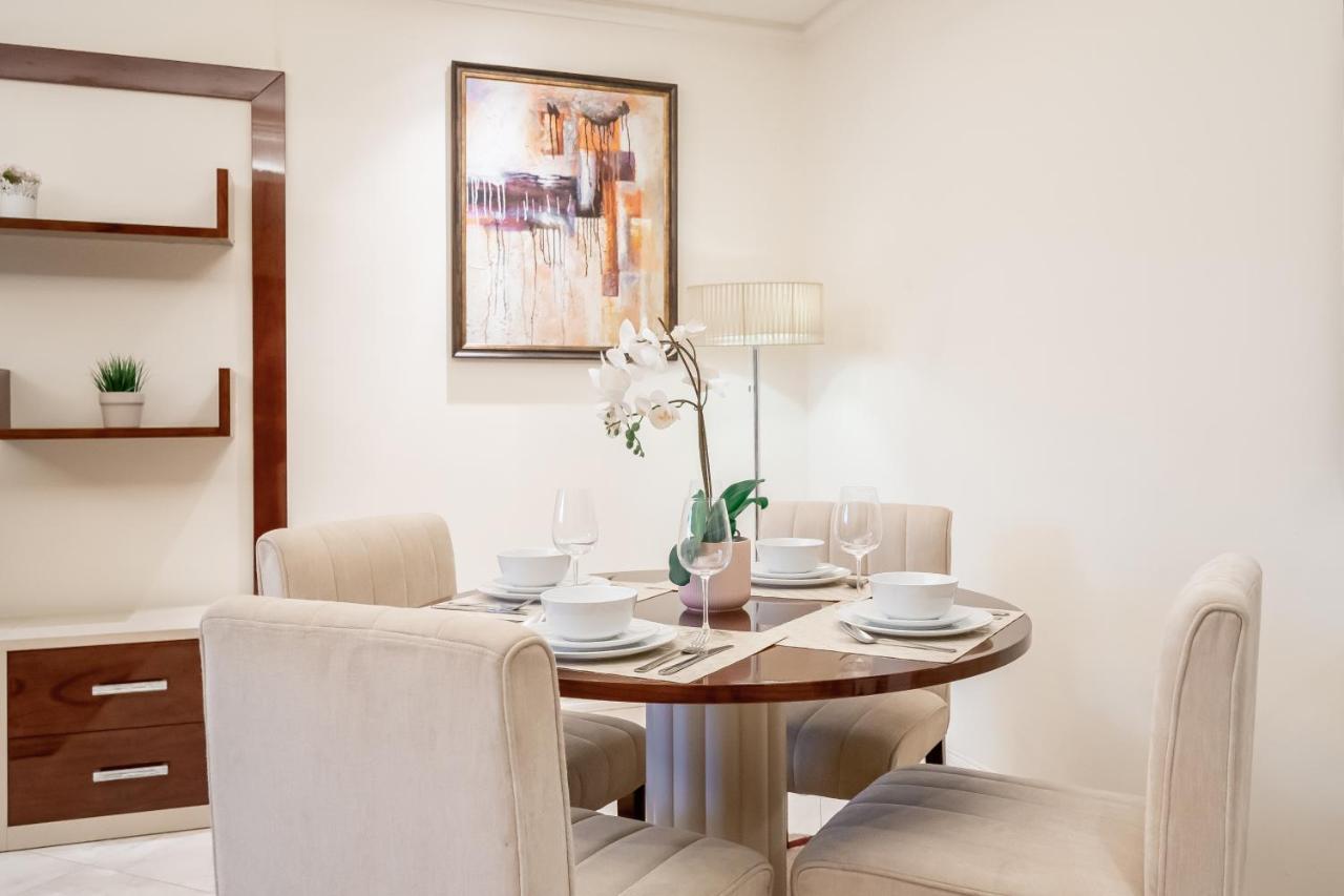 Hi Guests - Grandeur Residences - Maurya *